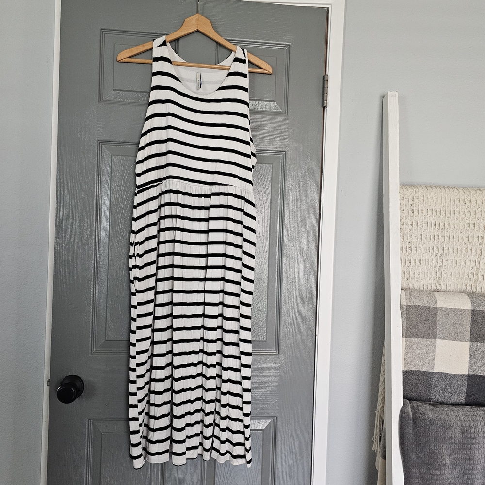 XL Bellamie White Midi Dress w/ Black Stripes, Racerback, Pockets, Stretch - Picture 1 of 5
